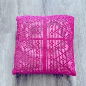 Vintage retro 2 tone pink crochet knit decorative pillow.  16”x16”.